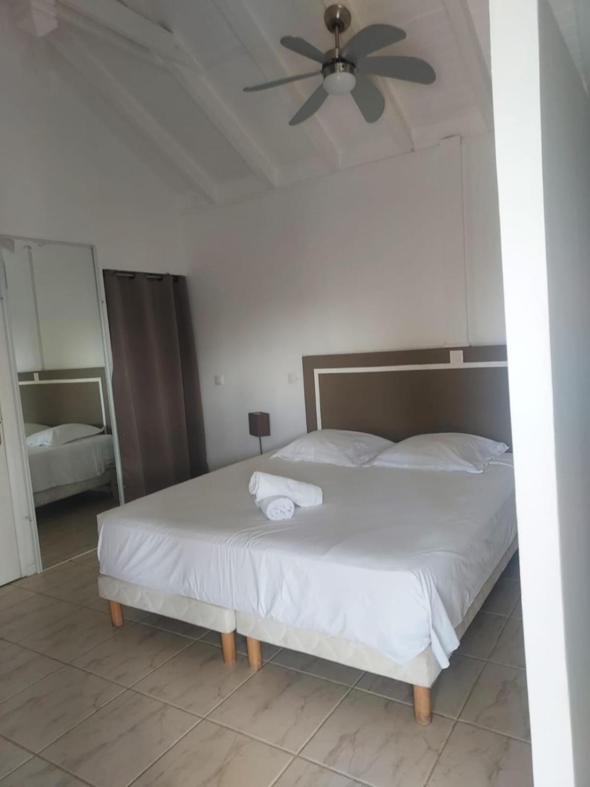 Location Dampierre Apartment Ле Госие Екстериор снимка