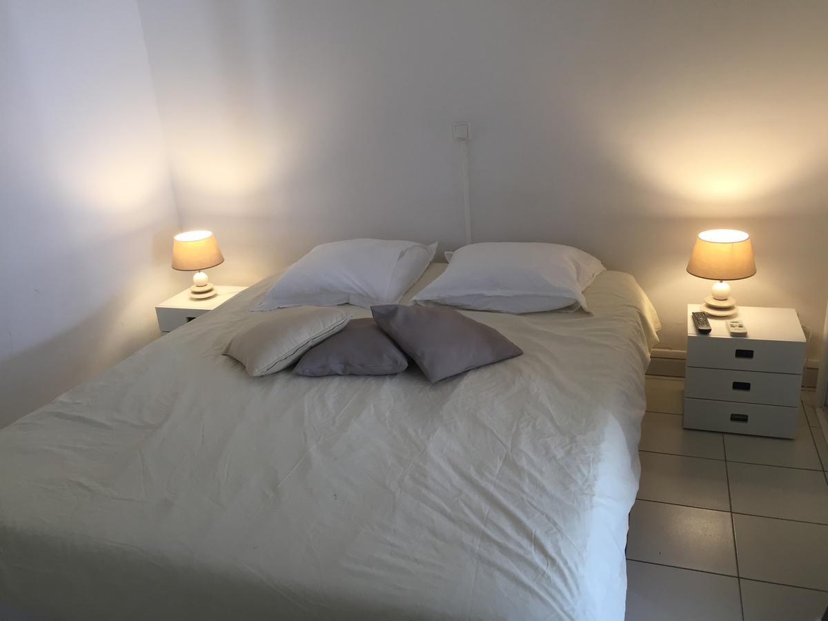 Location Dampierre Apartment Ле Госие Екстериор снимка